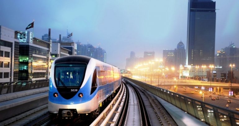 بالصورة: عندما تحول مترو دبي الى لوحات فنية